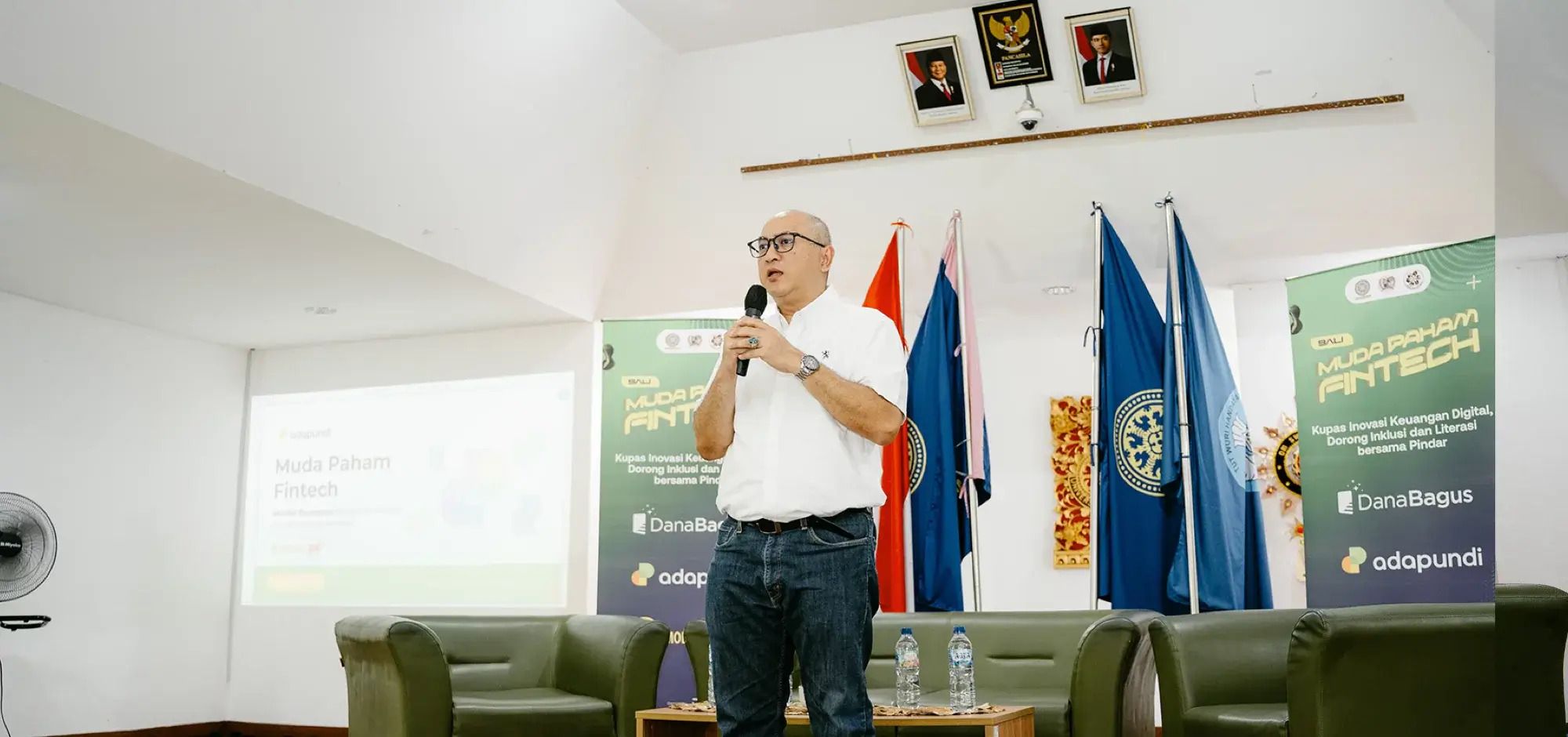 Masih Maraknya Pinjol Ilegal, Adapundi Berikan Literasi dan Inklusi Keuangan pada Mahasiswa dan UMKM di Bali