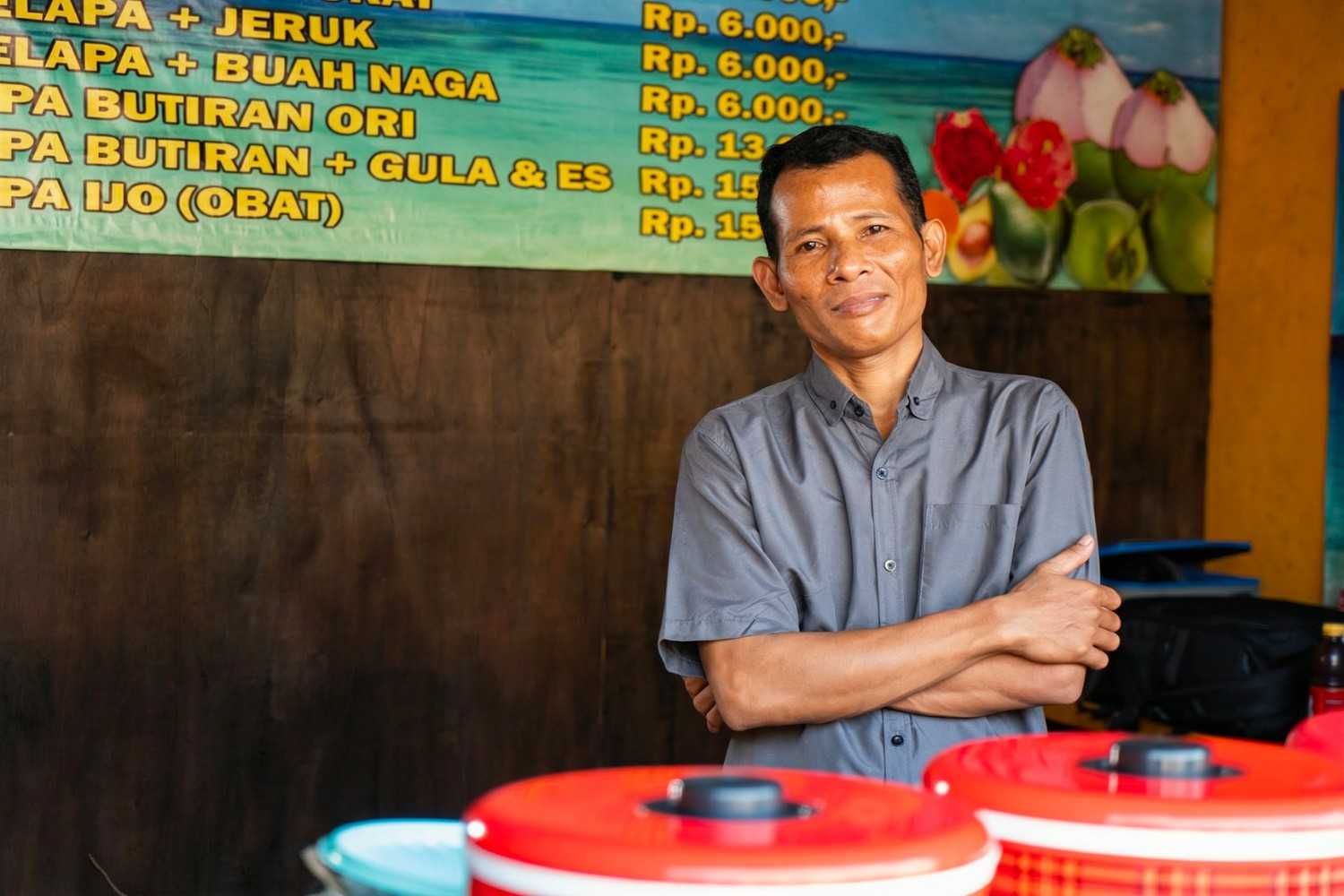 Cara Adi Menjaga Operasional Usaha Es Tetap Lancar dengan Adapundi